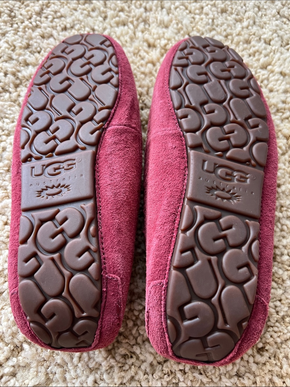 UGG Australia Women’s Burgundy Suede Shearling-Lined Moccasin Slippers - Picture 11 of 11
